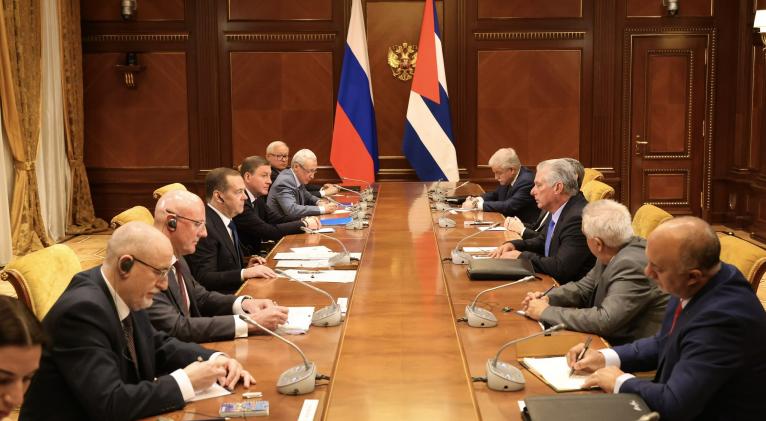 Cuba y Rusia amplían cooperación política 