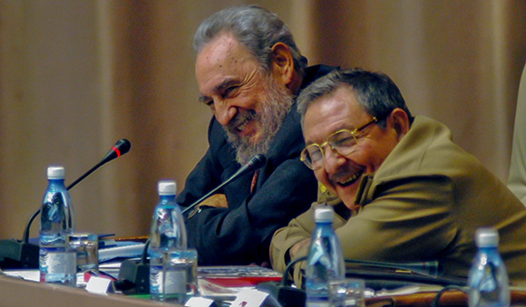 Fidel y Raúl en la Asamblea Nacional.