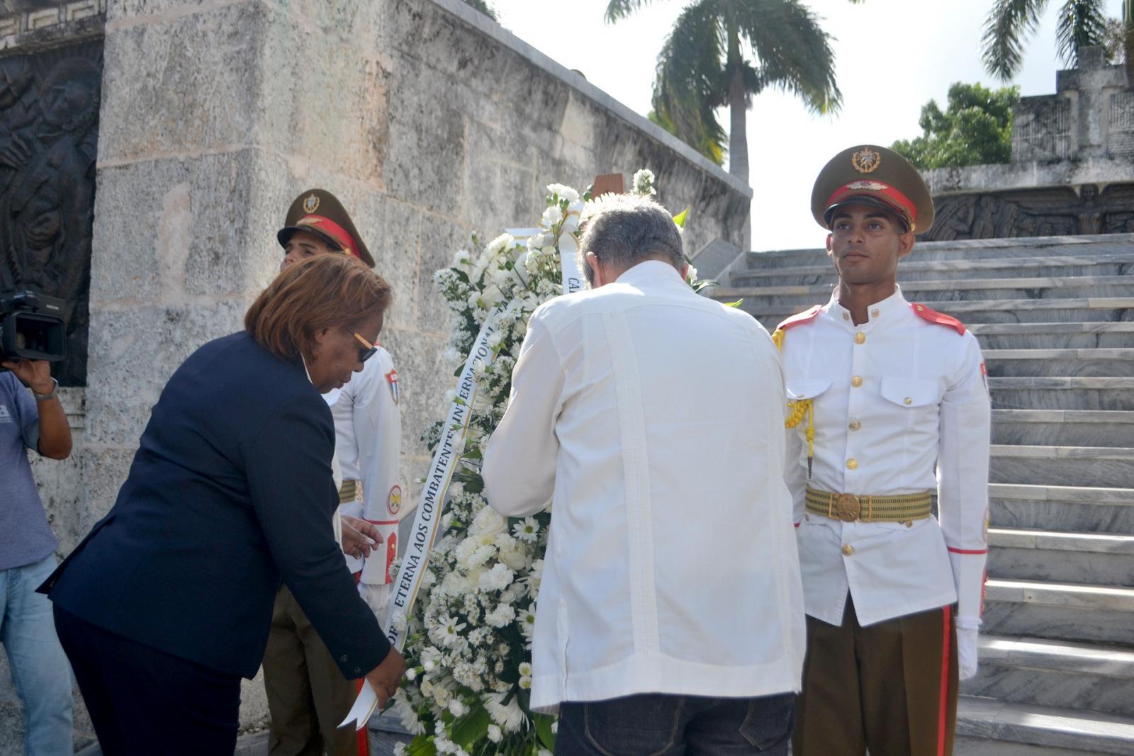 Rinden tributo a los caídos por la independencia de Angola