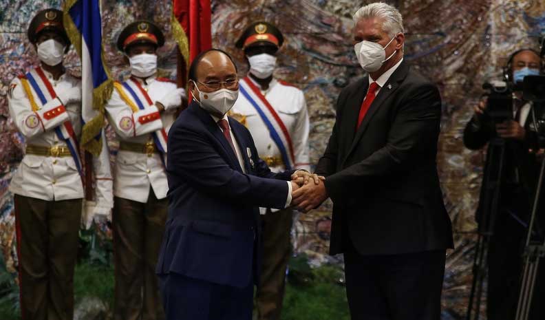 presidente Nguyen Xuan Phuc sostuvo conversaciones oficiales con el Primer Secretario del Partido Comunista de Cuba y Presidente de la República de Cuba, Miguel Díaz-Canel Bermúdez