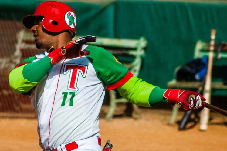 Líder Leñadores por octavo éxito seguido en torneo cubano de béisbol