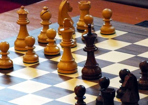 El día mundial del ajedrez se celebra anualmente para conmemorar la fecha de la fundación de la Federación Internacional de Ajedrez en París 1924.