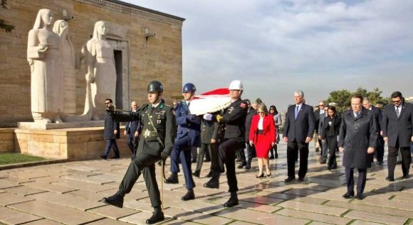 Díaz-Canel desarrolla sus primeras actividades oficiales en Türkiye