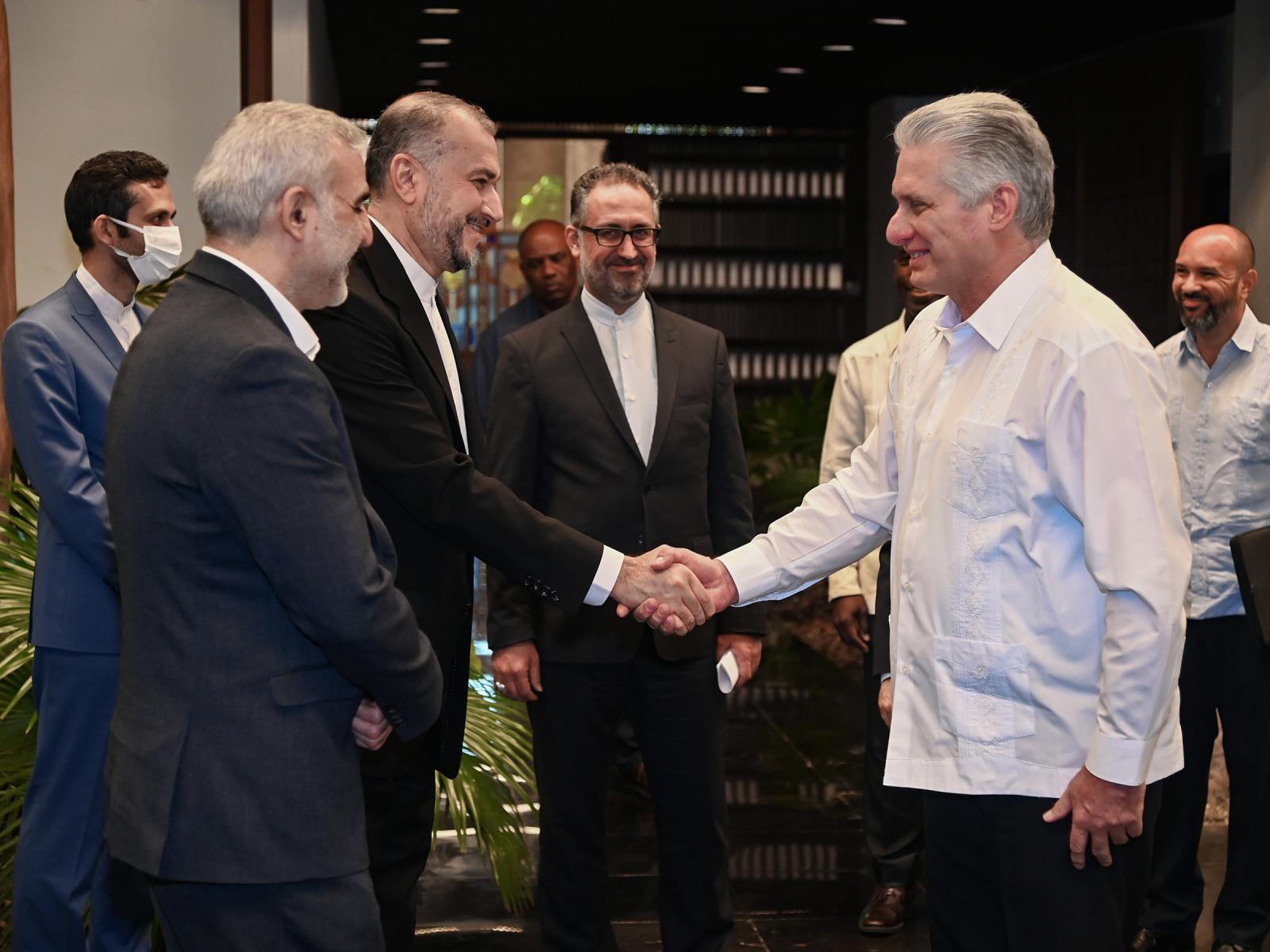 Díaz-Canel sostuvo este sábado un encuentro con el ministro de Asuntos Exteriores de la República Islámica de Irán, el excelentísimo doctor Hossein Amir Abdollahian, quien realiza una visita de trabajo a nuestro país. Foto: Estudios Revolución