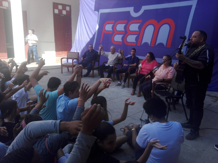 Resultó muy emotivo el intercambio con estudiantes y profesores del preuniversitario Eduardo García Delgado. /Foto: del autor