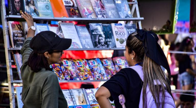 Feria del Libro comienza su periplo por Cuba