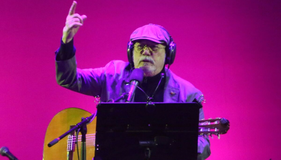 Silvio Rodríguez en el Zócalo, Ciudad de México, 10 de junio de 2022. Foto: Ariel Ojeda.