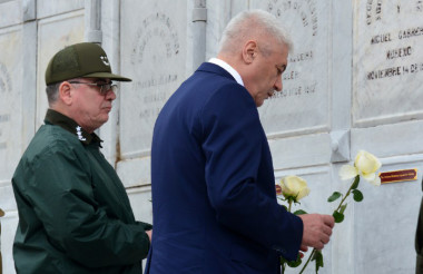 Rinde honores ministro ruso a cubanos caídos en Venezuela