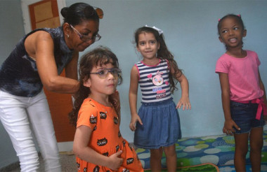 Medicuba Suiza ayuda a niños con autismo en Villa Clara