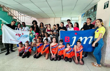 Celebran en Holguín Día del Instructor de Arte